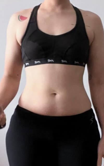 Antes do acompanhamento de Caru Kina, treina há menos de 1 ano no Protocolo T. Não faz uso de T e faz acompanhamento com o nutricionista do time